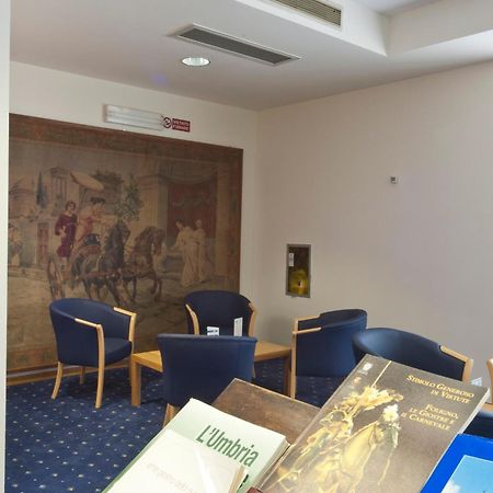 City Hotel & Suites Foligno Esterno foto