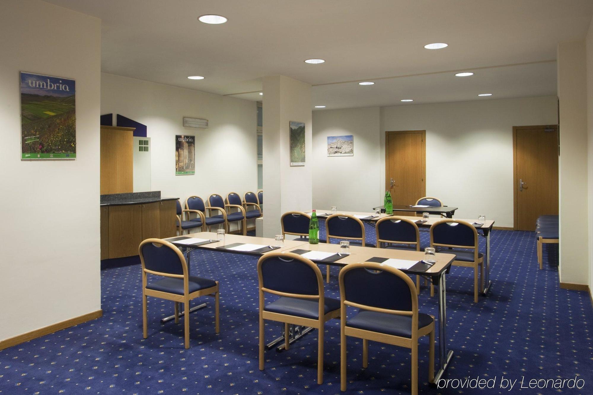 City Hotel & Suites Foligno Servizi foto