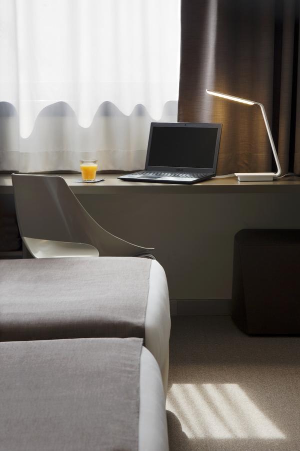 City Hotel & Suites Foligno Esterno foto