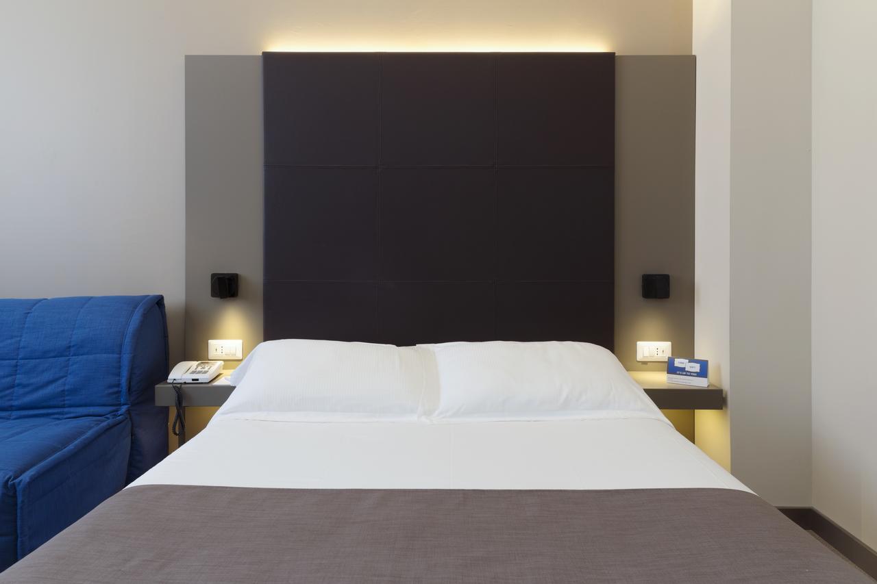 City Hotel & Suites Foligno Esterno foto