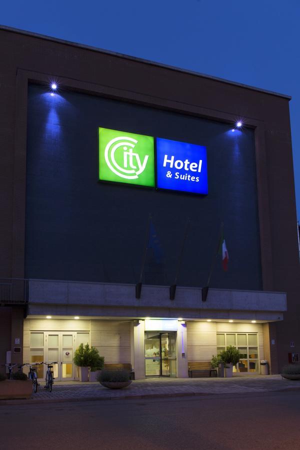 City Hotel & Suites Foligno Esterno foto