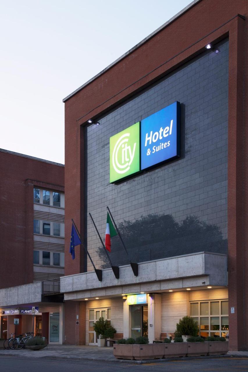 City Hotel & Suites Foligno Esterno foto