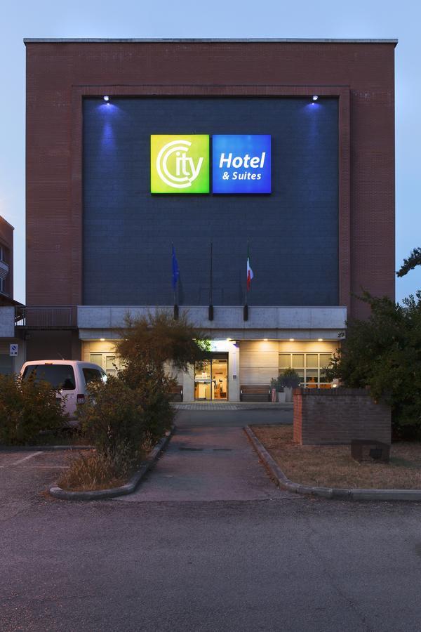 City Hotel & Suites Foligno Esterno foto