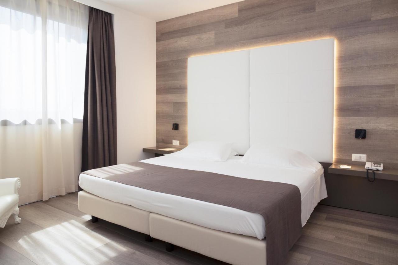 City Hotel & Suites Foligno Esterno foto