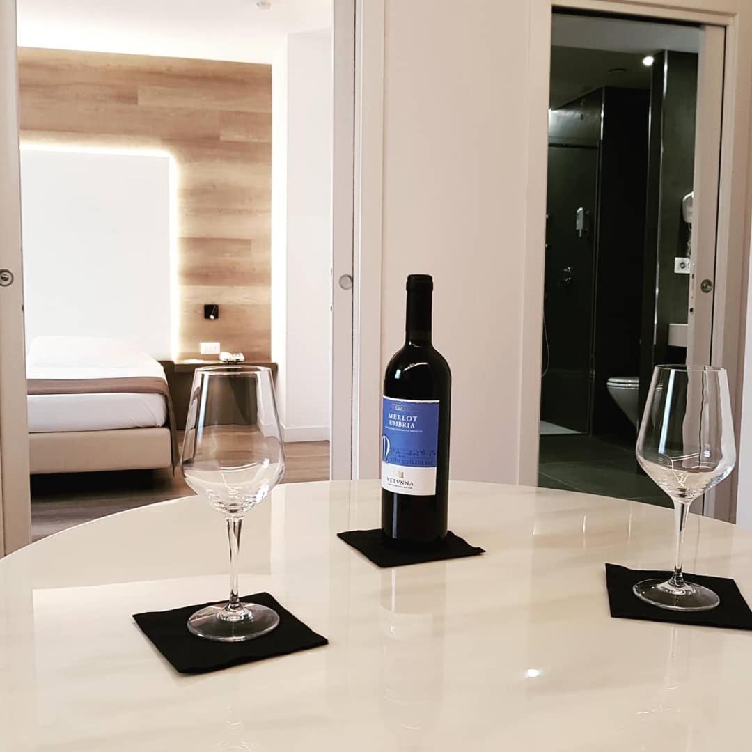 City Hotel & Suites Foligno Esterno foto