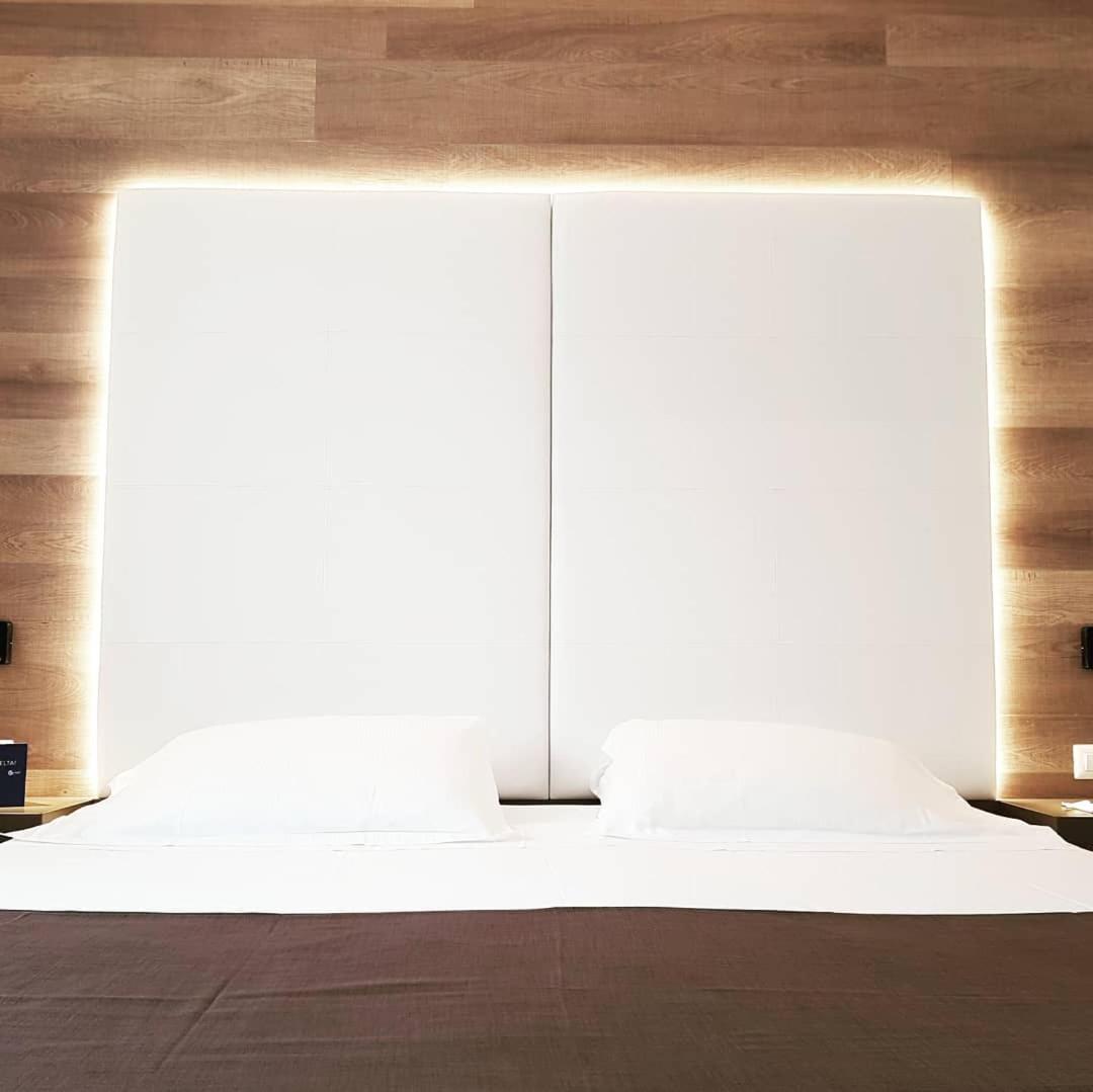 City Hotel & Suites Foligno Esterno foto